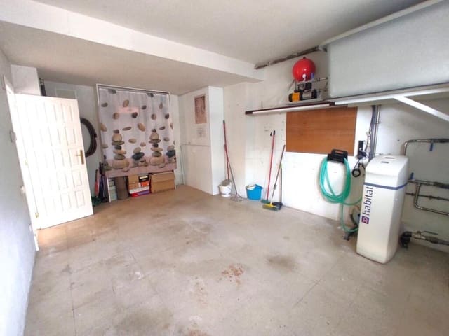 4 soveværelse Rækkehus til salg i Huesca by med garage - € 650.000 (Ref: 9174171)