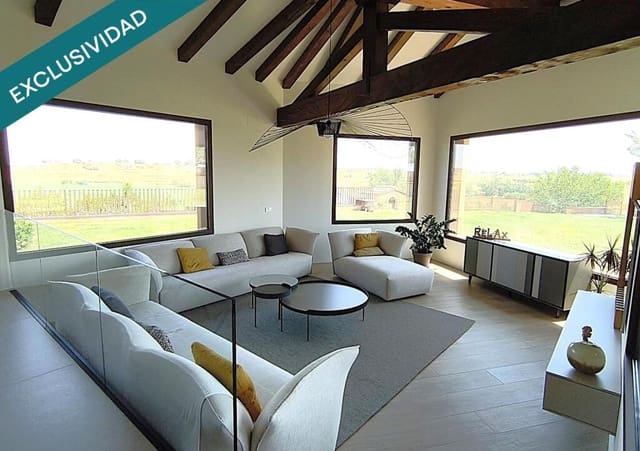 3 bedroom Finca/Country House for sale in Vicién with garage - € 689,500 (Ref: 9174176)