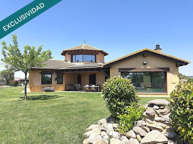 3 bedroom Finca/Country House for sale in Vicién with garage - € 689,500 (Ref: 9174176)