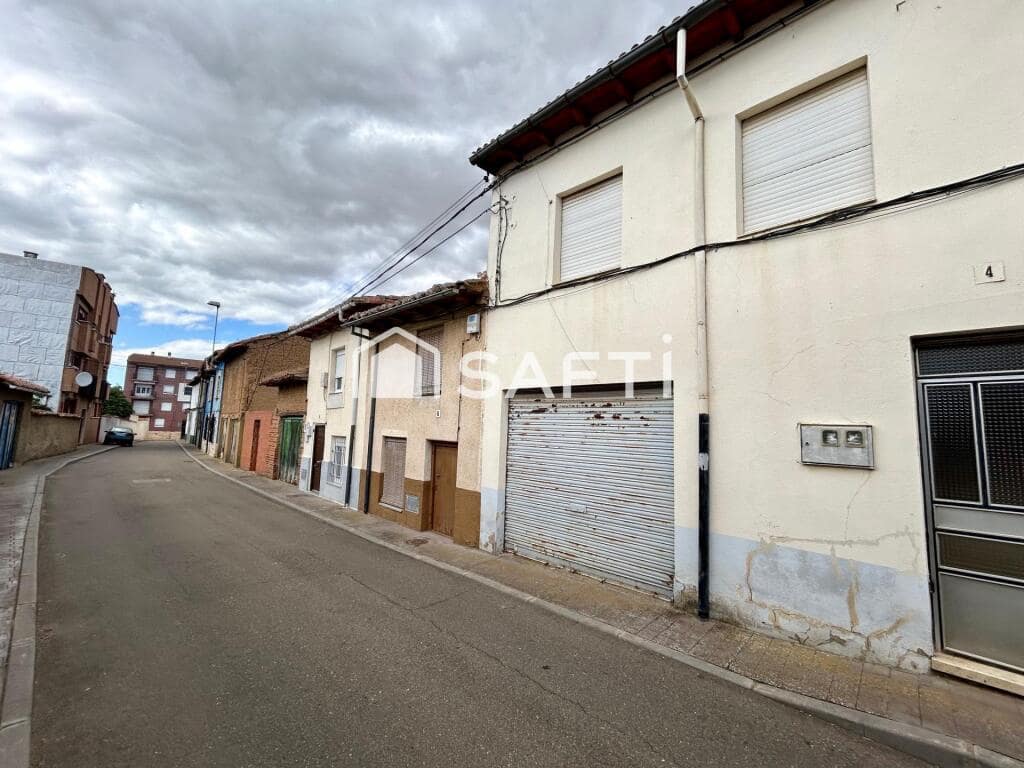 Adosado de 3 habitaciones en Valencia de Don Juan en venta - 70.000 € (Ref: 9174181)