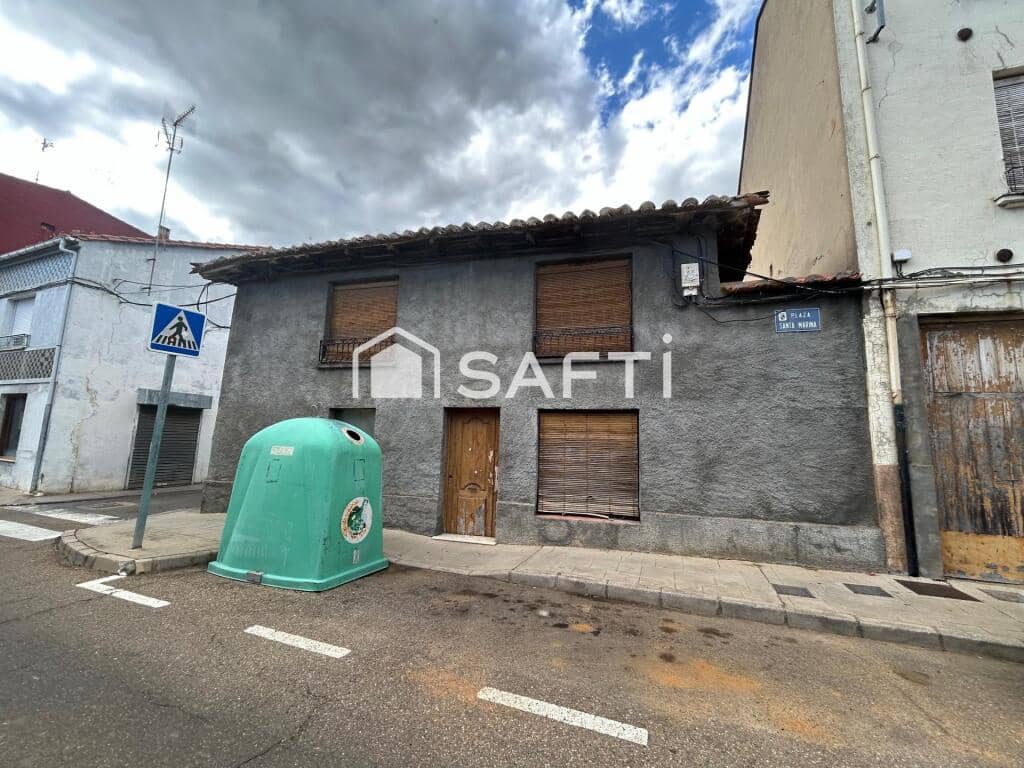 Adosado de 4 habitaciones en Valencia de Don Juan en venta - 90.000 € (Ref: 9174183)