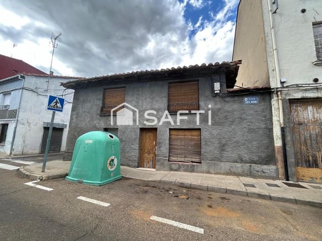 4 soveværelse Rækkehus til salg i Valencia de Don Juan - € 90.000 (Ref: 9174183)