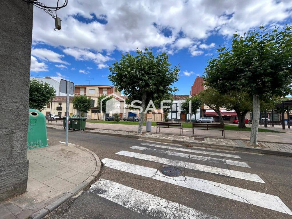 Adosado de 4 habitaciones en Valencia de Don Juan en venta - 90.000 € (Ref: 9174183)