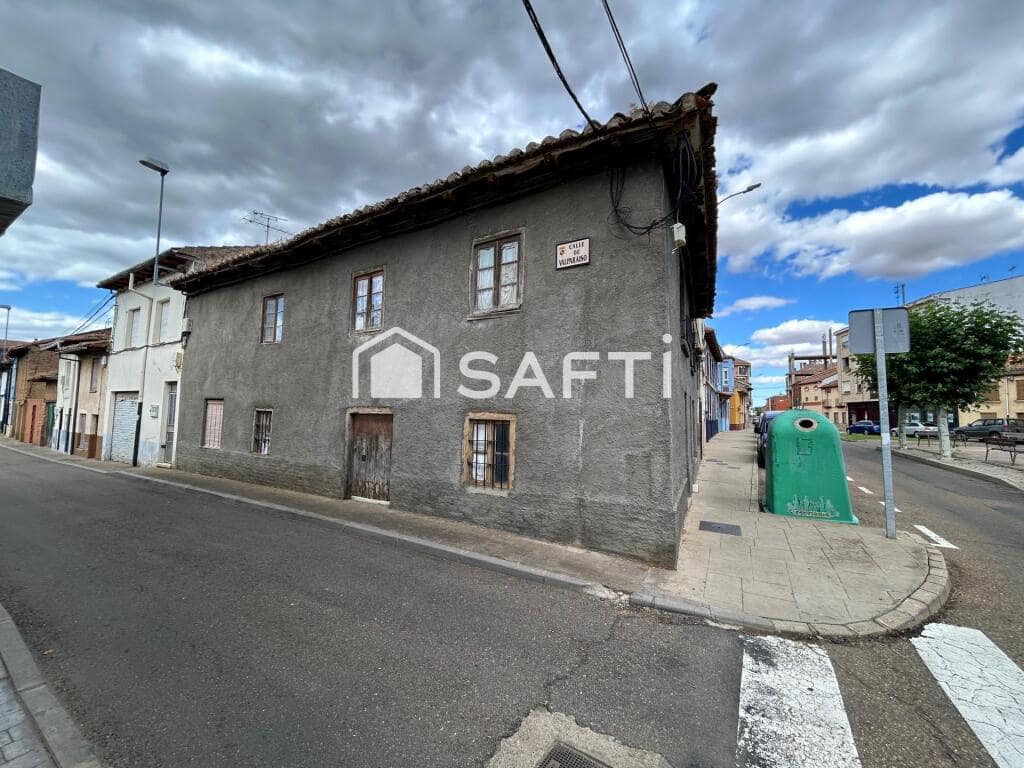 Adosado de 4 habitaciones en Valencia de Don Juan en venta - 90.000 € (Ref: 9174183)