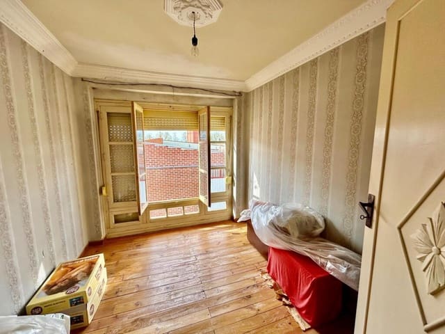 7 soverom Finca/Herregård til salgs i Laguna Dalga med garasje - € 55 000 (Ref: 9174184)