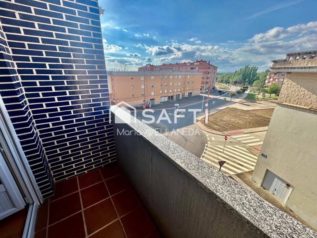 3 soveværelse Lejlighed til salg i Valencia de Don Juan med garage - € 110.000 (Ref: 9174191)