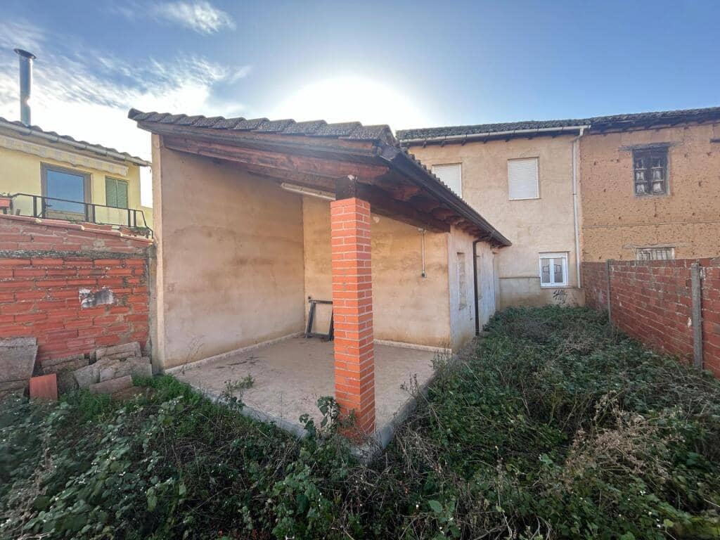 1 slaapkamer Rijtjeshuis te koop in Valencia de Don Juan - € 89.000 (Ref: 9174194)