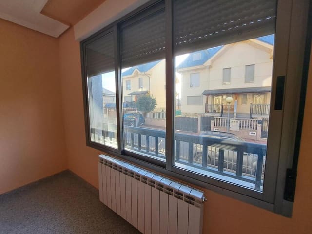 4 makuuhuone Rivitalo myytävänä paikassa Carracedelo - 167 000 € (Ref: 9174201)