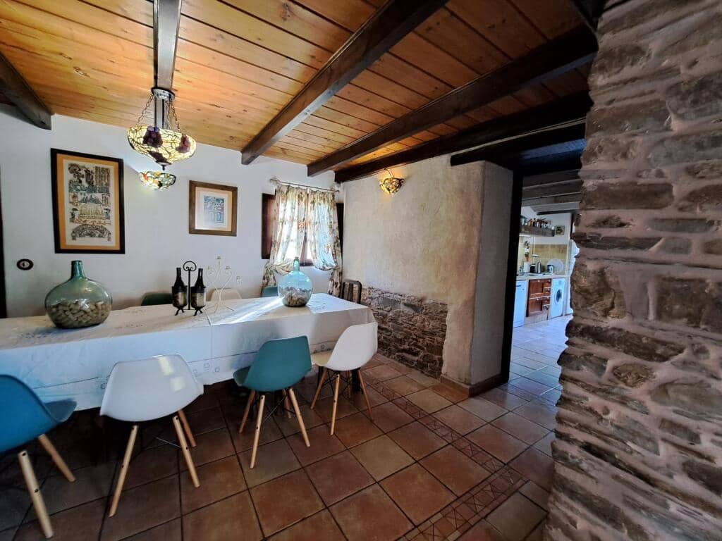 4 soveværelse Villa til salg i Ponferrada - € 375.000 (Ref: 9174203)