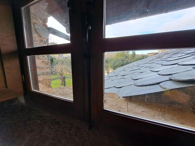 4 chambre Villa/Maison à vendre à Villar de los Barrios, Ponferrada - 375 000 € (Ref: 9174203)