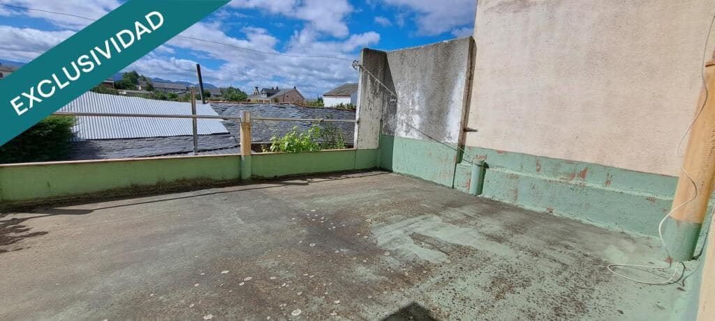 4 soveværelse Villa til salg i Ponferrada - € 135.000 (Ref: 9174204)