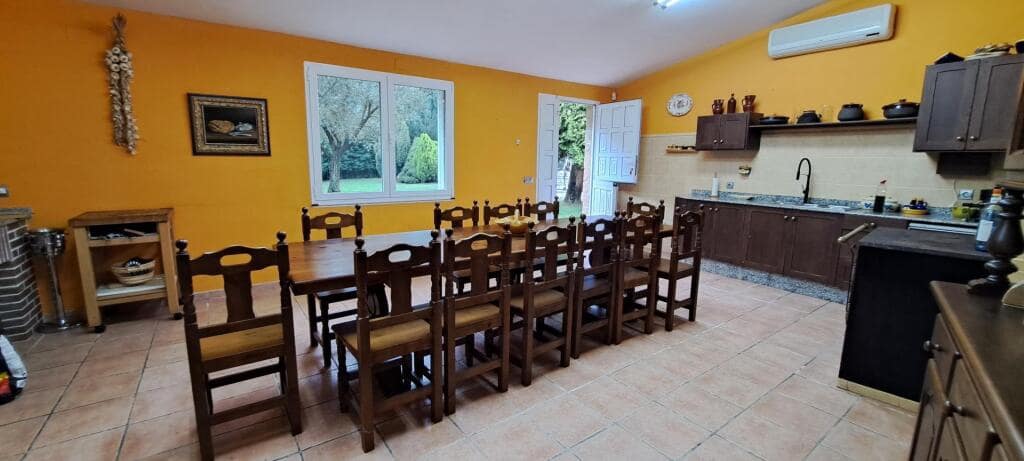 2 soveværelse Villa til salg i Ponferrada med swimmingpool - € 290.000 (Ref: 9174208)