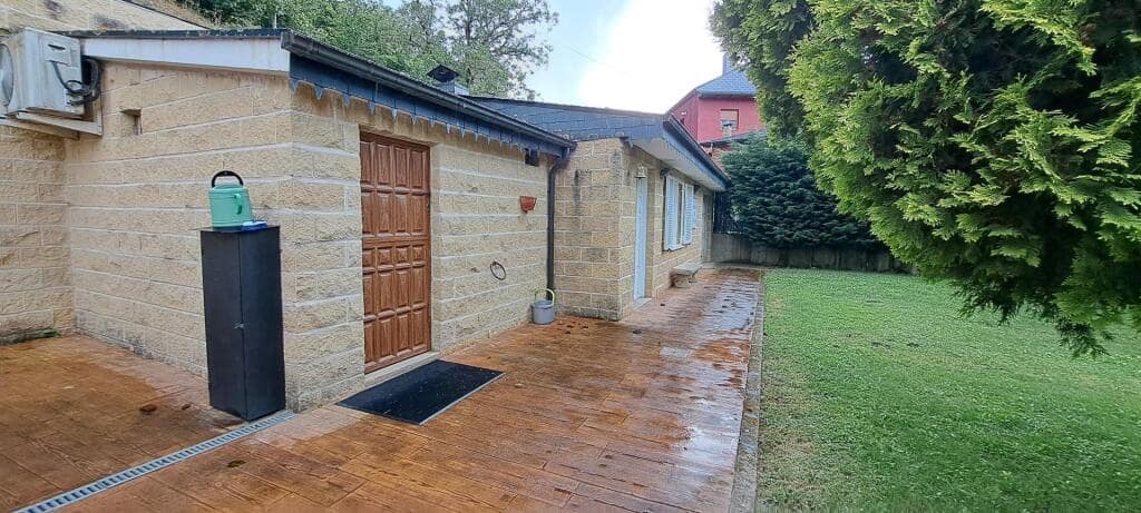 2 soveværelse Villa til salg i Ponferrada med swimmingpool - € 290.000 (Ref: 9174208)