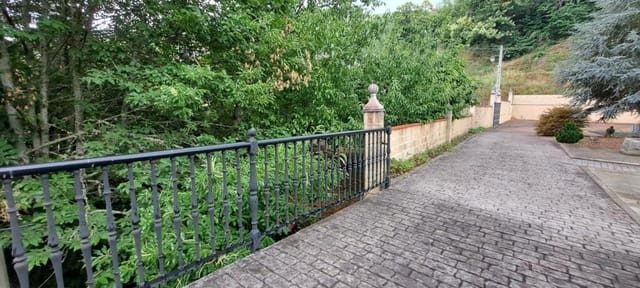 2 chambre Villa/Maison à vendre à Villanueva de Valdueza, Ponferrada avec piscine - 290 000 € (Ref: 9174208)