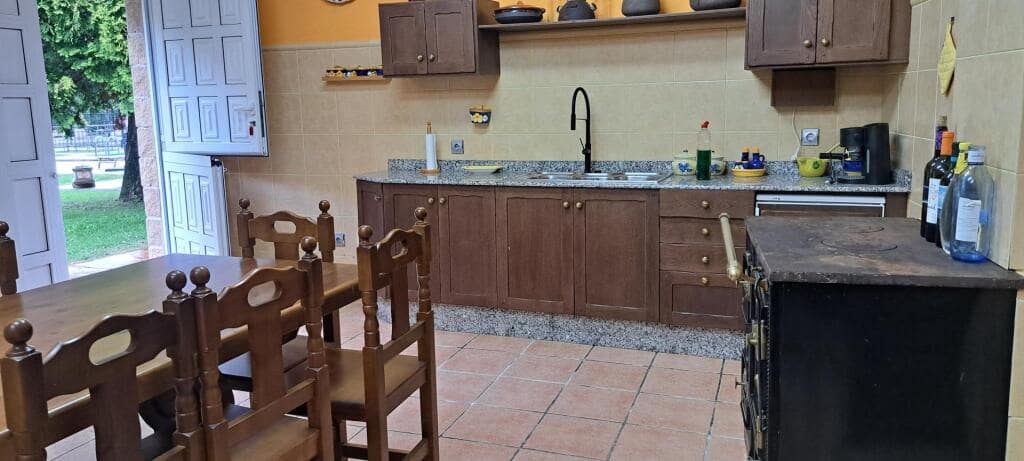 2 soveværelse Villa til salg i Ponferrada med swimmingpool - € 290.000 (Ref: 9174208)