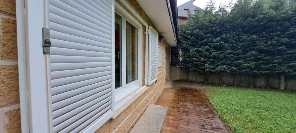 2 soveværelse Villa til salg i Ponferrada med swimmingpool - € 290.000 (Ref: 9174208)