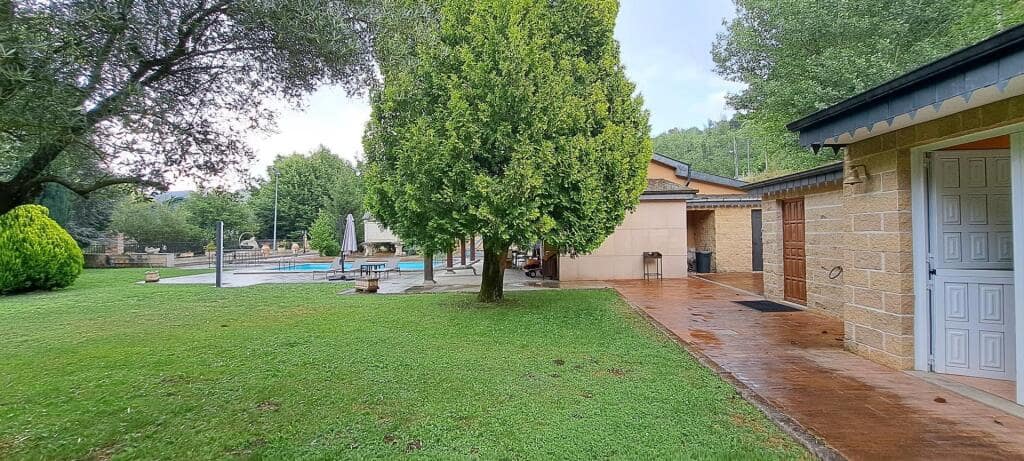 2 soveværelse Villa til salg i Ponferrada med swimmingpool - € 290.000 (Ref: 9174208)