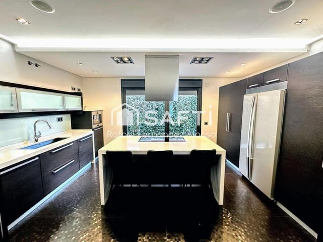 5 soveværelse Villa til salg i Sariegos med swimmingpool garage - € 550.000 (Ref: 9174213)