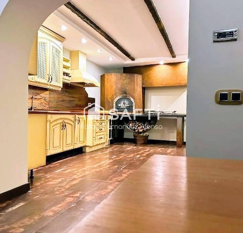 5 soveværelse Villa til salg i Sariegos med swimmingpool garage - € 550.000 (Ref: 9174213)