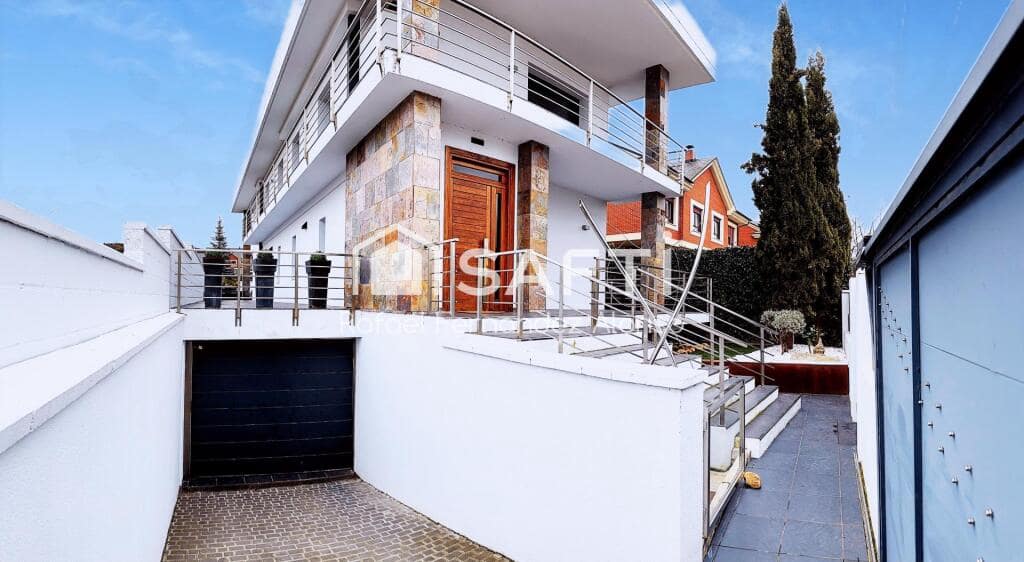 5 soveværelse Villa til salg i Sariegos med swimmingpool garage - € 550.000 (Ref: 9174213)