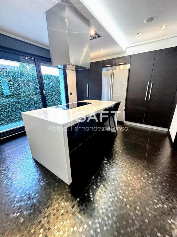 5 soveværelse Villa til salg i Sariegos med swimmingpool garage - € 550.000 (Ref: 9174213)