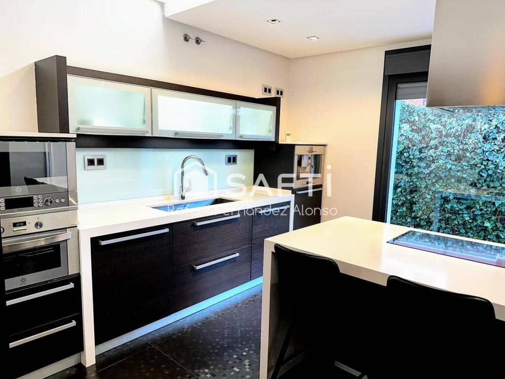 5 soveværelse Villa til salg i Sariegos med swimmingpool garage - € 550.000 (Ref: 9174213)