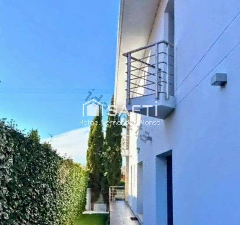 5 soveværelse Villa til salg i Sariegos med swimmingpool garage - € 550.000 (Ref: 9174213)