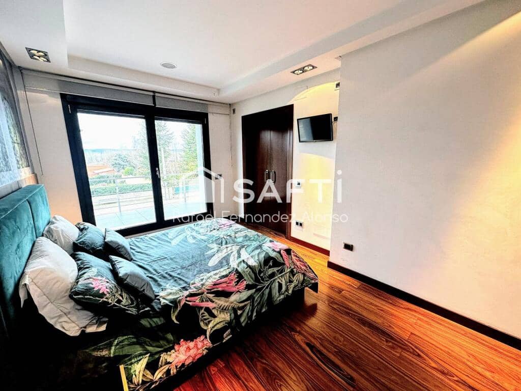 5 soveværelse Villa til salg i Sariegos med swimmingpool garage - € 550.000 (Ref: 9174213)