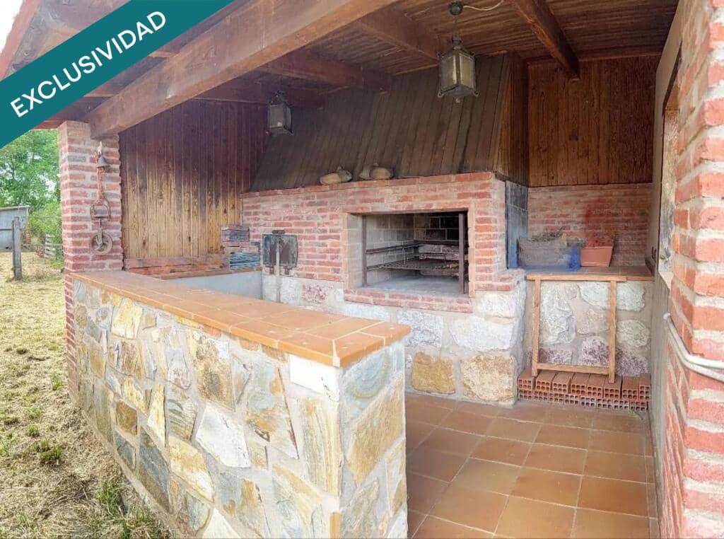 5 soveværelse Villa til salg i Sariegos med garage - € 310.000 (Ref: 9174227)