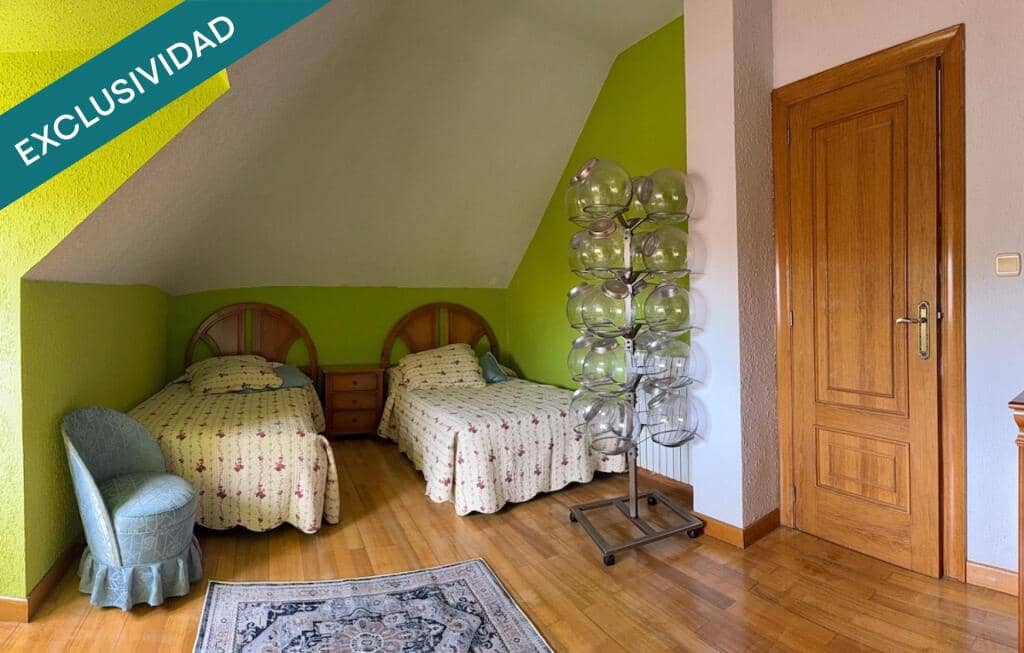 5 soveværelse Villa til salg i Sariegos med garage - € 310.000 (Ref: 9174227)