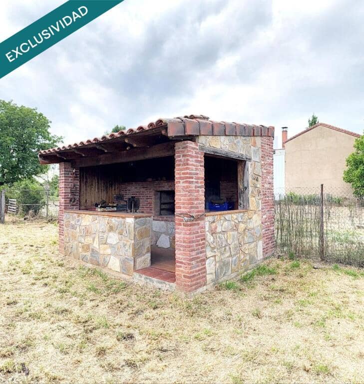 5 soveværelse Villa til salg i Sariegos med garage - € 310.000 (Ref: 9174227)