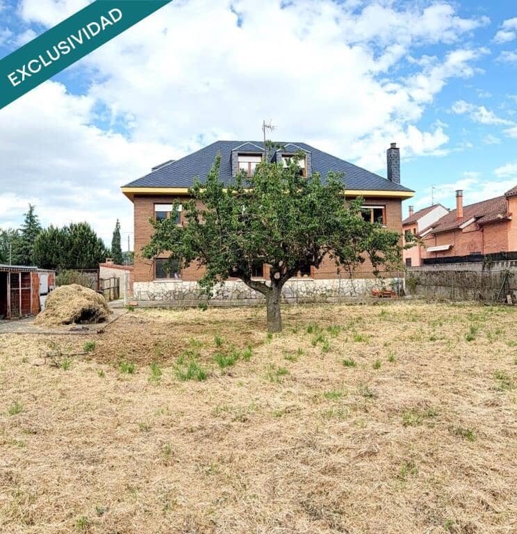 5 soveværelse Villa til salg i Sariegos med garage - € 310.000 (Ref: 9174227)