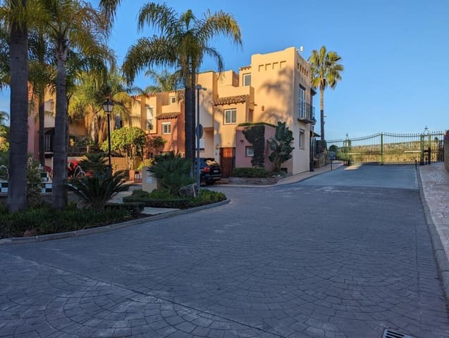 3 soveværelse Rækkehus til salg i Rodeo Alto - Guadaiza - La Campana, Marbella med swimmingpool - € 535.000 (Ref: 9174237)