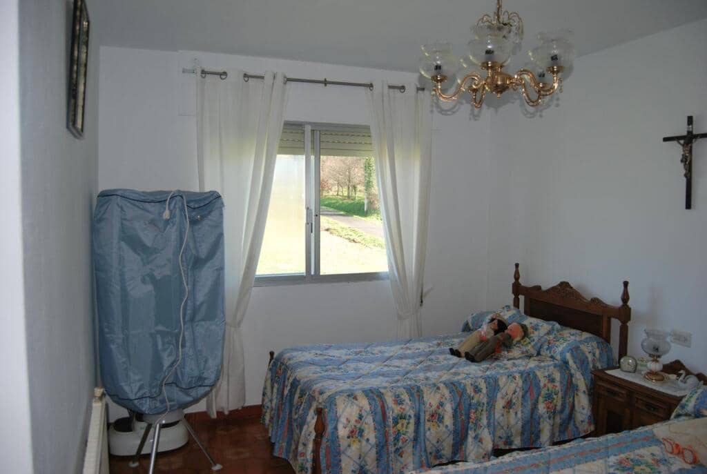 3 bedroom Villa for sale in A Estrada with garage - € 213,500 (Ref: 9174301)