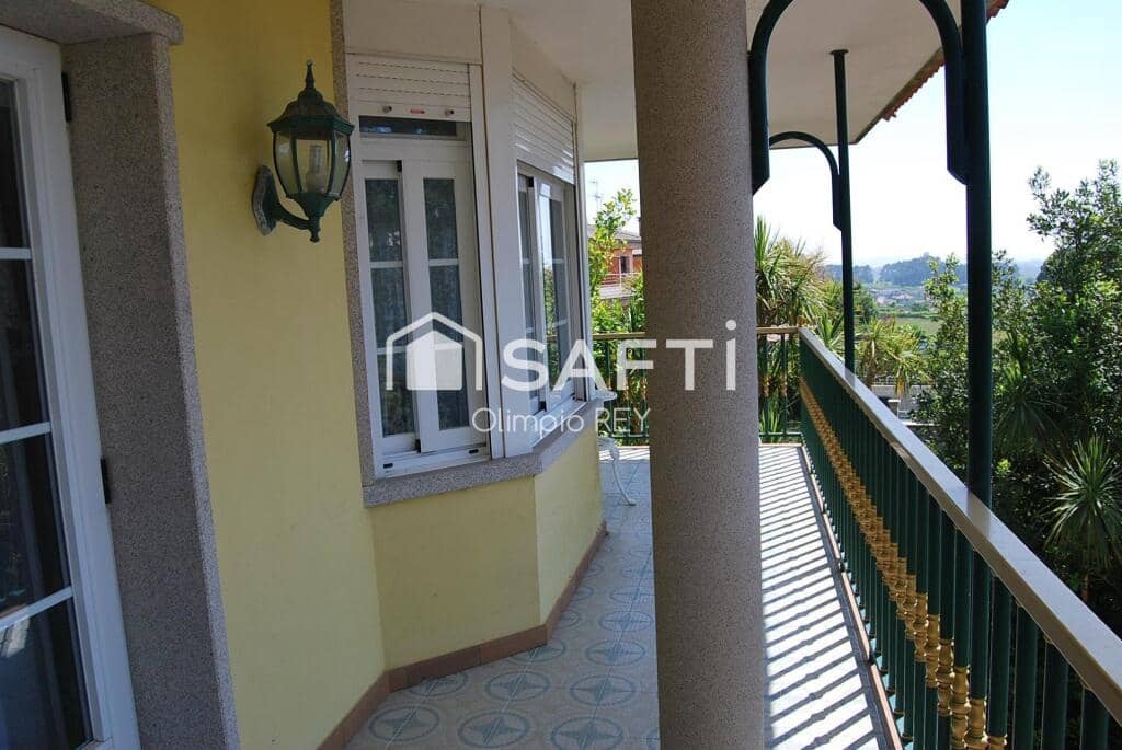 7 soveværelse Villa til salg i Vilagarcia de Arousa - € 590.000 (Ref: 9174310)