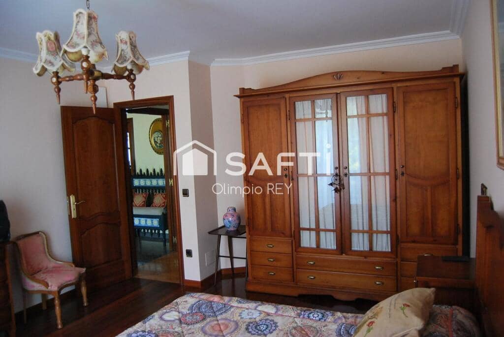 7 soveværelse Villa til salg i Vilagarcia de Arousa - € 590.000 (Ref: 9174310)