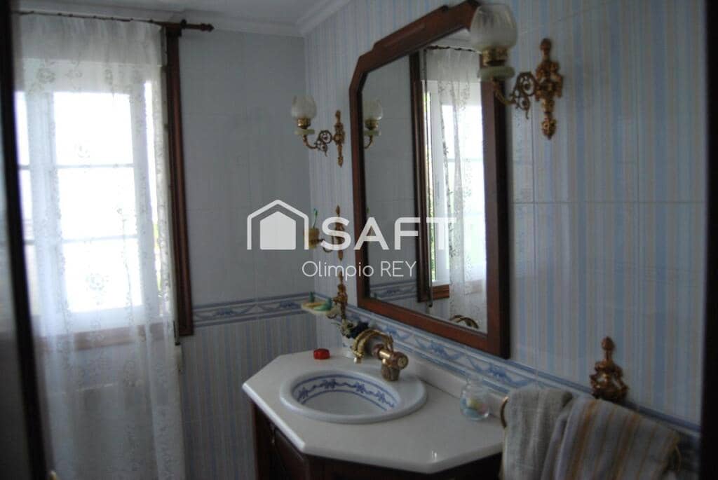7 soveværelse Villa til salg i Vilagarcia de Arousa - € 590.000 (Ref: 9174310)