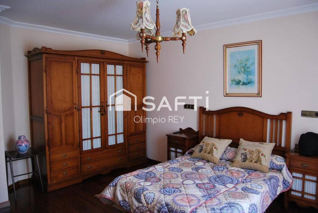 7 soveværelse Villa til salg i Vilagarcia de Arousa - € 590.000 (Ref: 9174310)