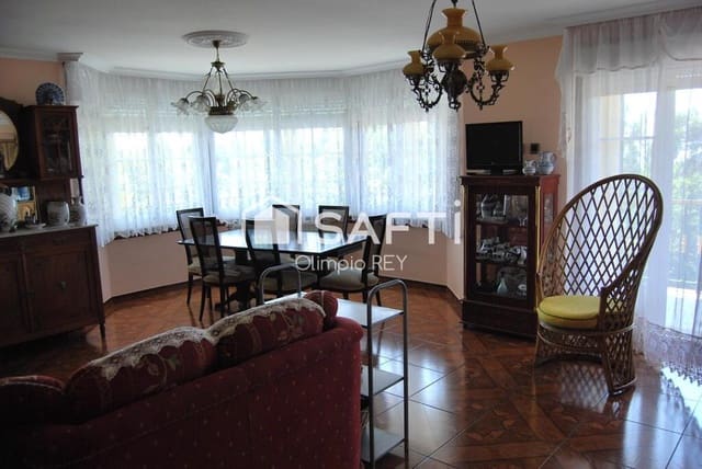 7 makuuhuone Huvila myytävänä paikassa Vilagarcía de Arousa - 590 000 € (Ref: 9174310)