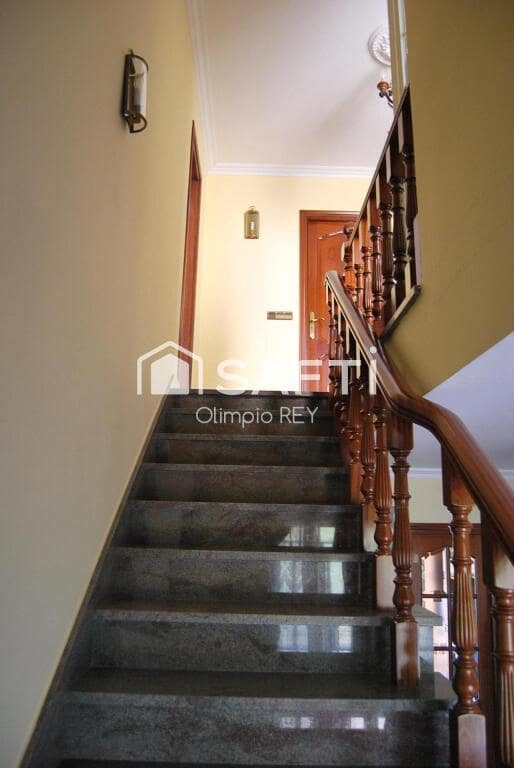 7 soveværelse Villa til salg i Vilagarcia de Arousa - € 590.000 (Ref: 9174310)