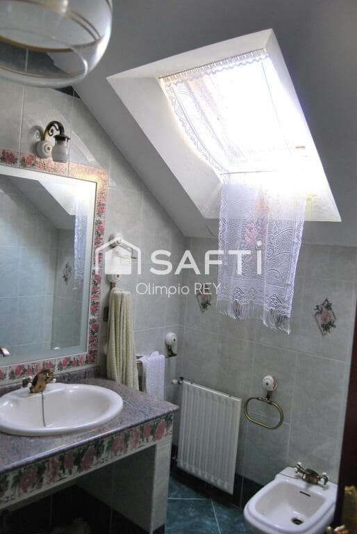 7 soveværelse Villa til salg i Vilagarcia de Arousa - € 590.000 (Ref: 9174310)