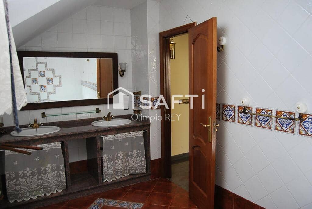 7 soveværelse Villa til salg i Vilagarcia de Arousa - € 590.000 (Ref: 9174310)