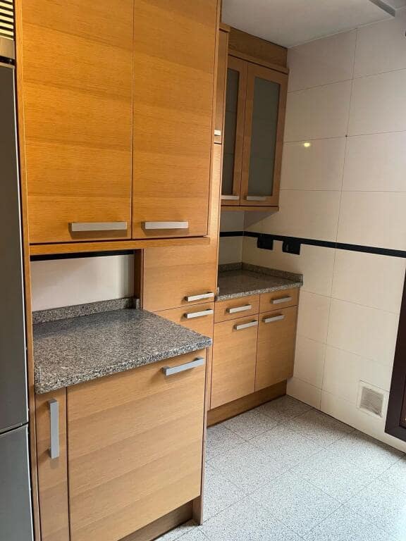 3 soveværelse Lejlighed til salg i Logrono med swimmingpool garage - € 340.000 (Ref: 9174314)