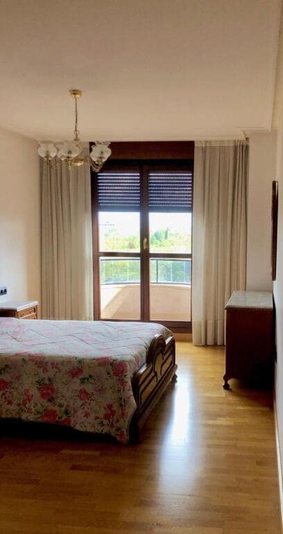 3 soveværelse Lejlighed til salg i Logrono med swimmingpool garage - € 340.000 (Ref: 9174314)