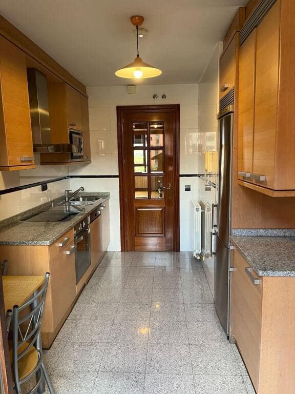 3 soveværelse Lejlighed til salg i Logrono med swimmingpool garage - € 340.000 (Ref: 9174314)