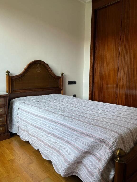 3 soveværelse Lejlighed til salg i Logrono med swimmingpool garage - € 340.000 (Ref: 9174314)