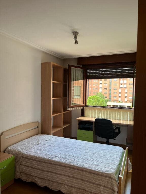 3 soveværelse Lejlighed til salg i Logrono med swimmingpool garage - € 340.000 (Ref: 9174314)