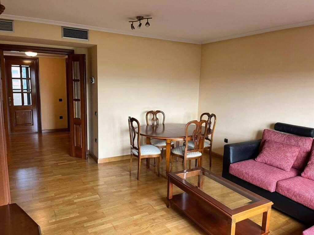 3 soveværelse Lejlighed til salg i Logrono med swimmingpool garage - € 340.000 (Ref: 9174314)