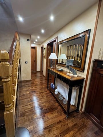 5 bedroom Flat for sale in Valladolid city with garage - € 850,000 (Ref: 9174318)