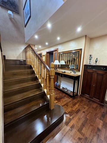 5 bedroom Flat for sale in Valladolid city with garage - € 850,000 (Ref: 9174318)